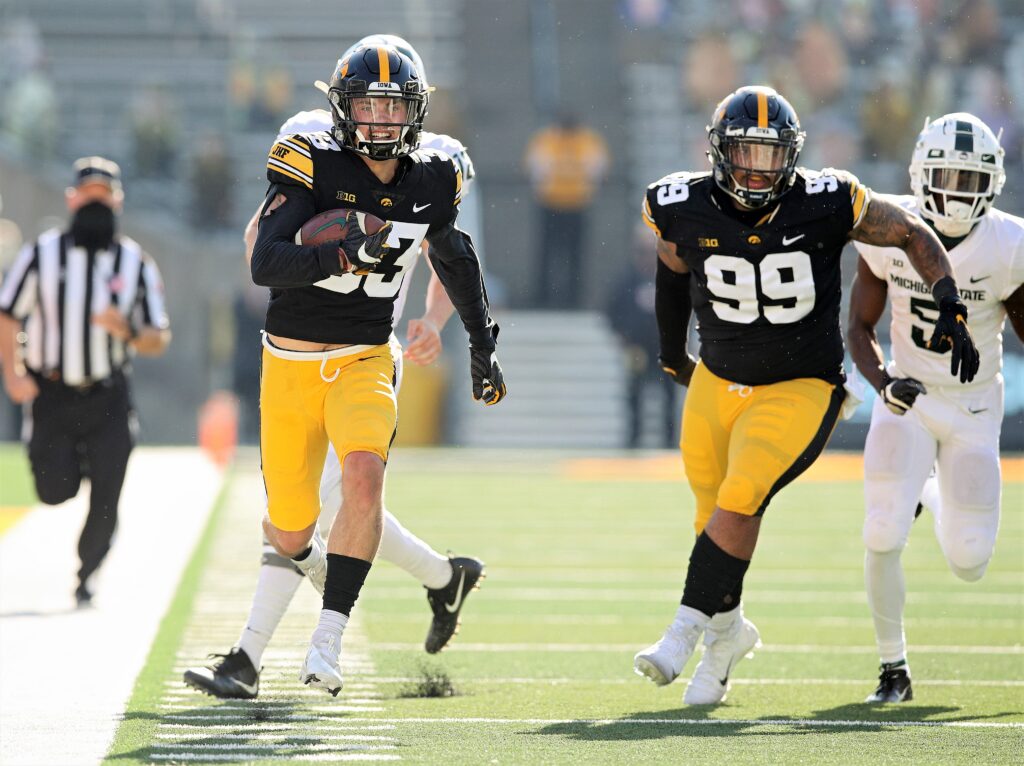 Iowa CB Riley Moss drafted #83 overall by Denver Broncos