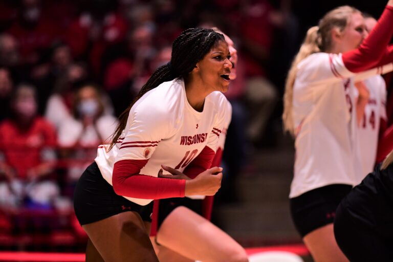 Shes A National Champ Robinson Helps Badgers To First Volleyball Title 6599