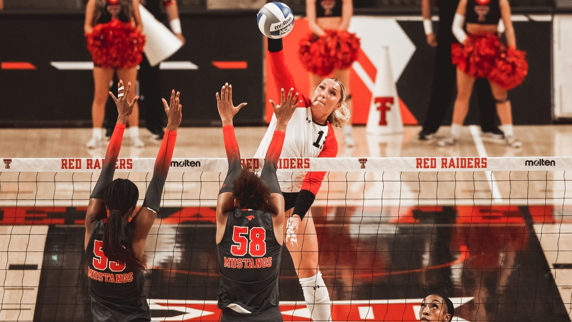 headed-to-h-town-sauer-will-play-her-final-volleyball-season-for-cougars