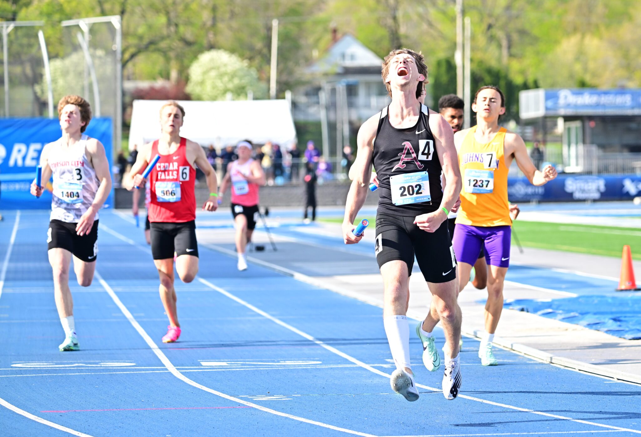 THE DROUGHT ENDS Hawks claim their first Drake relay crown since 2004