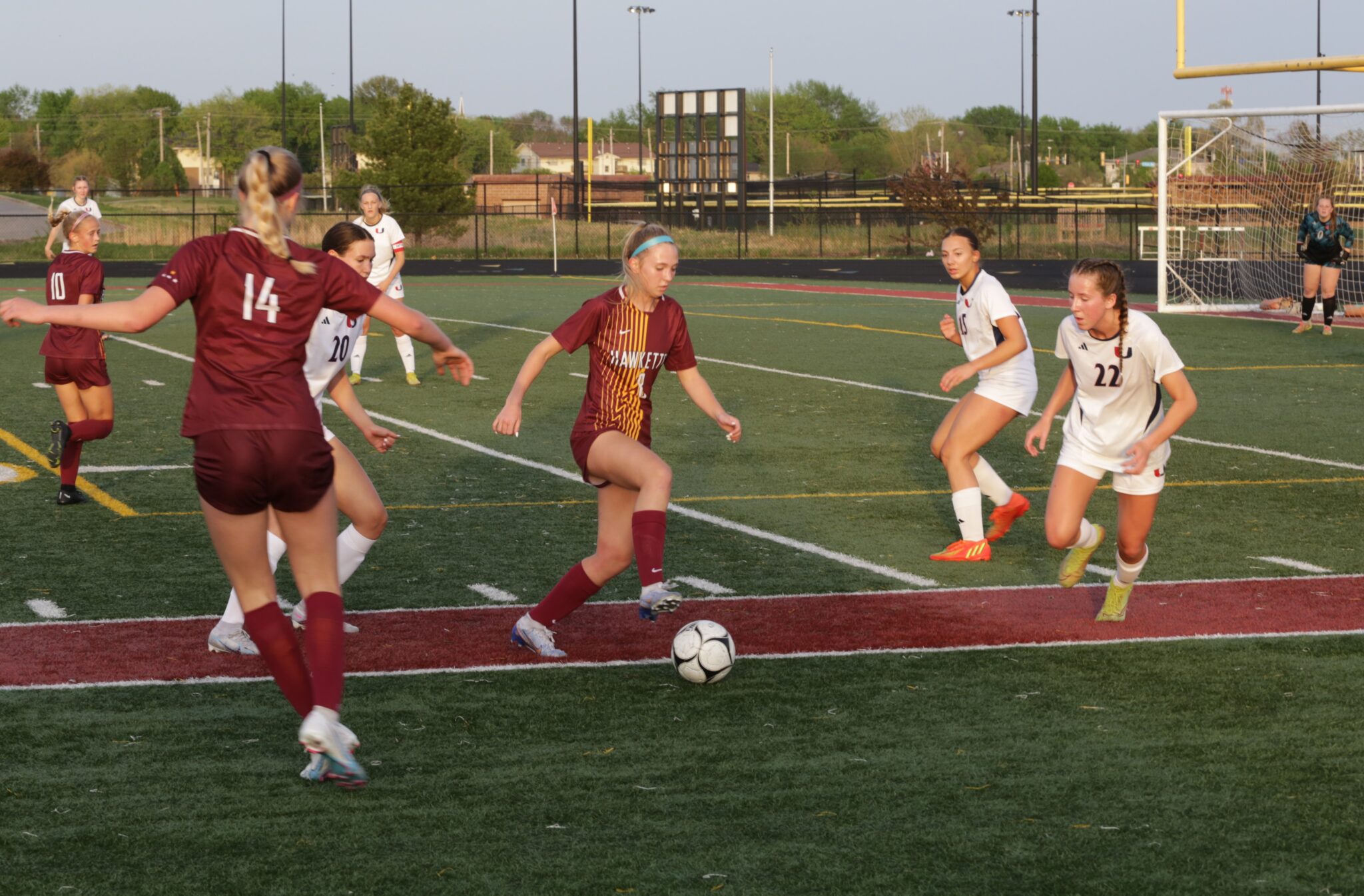 Dietz, Hawkettes roll past Urbandale, will host showdown vs. No. 2