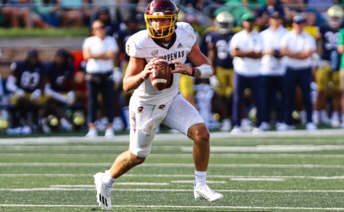 ‘I’m looking forward to this next chapter’:  Chippewas’ Bauer enters transfer portal