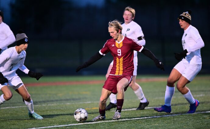 Benge’s brace helps Ankeny boys snap two-game skid with 3-1 win over Carlisle
